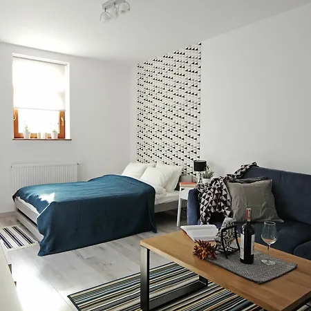 Garden Apartment *